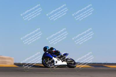 media/Mar-12-2022-SoCal Trackdays (Sat) [[152081554b]]/Turn 9 Side (145pm)/